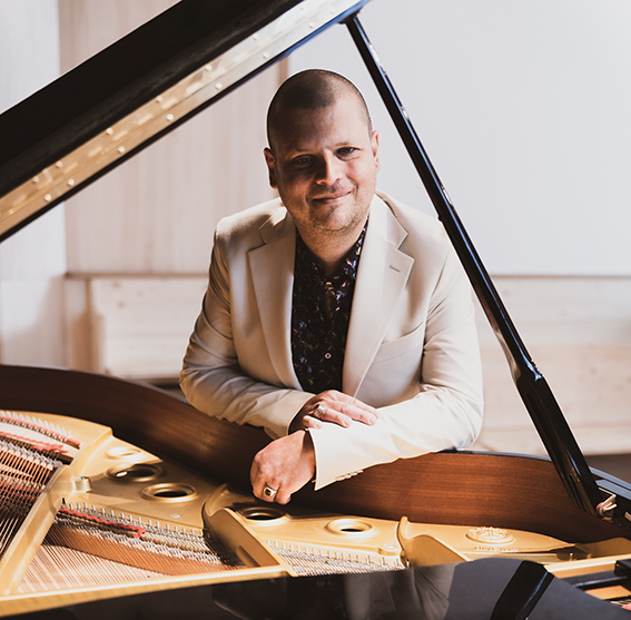 Franck Pruvost, conférencier handicap, artiste handicap, pianiste, cabinet le bourgeon Bordeaux sensibilisation